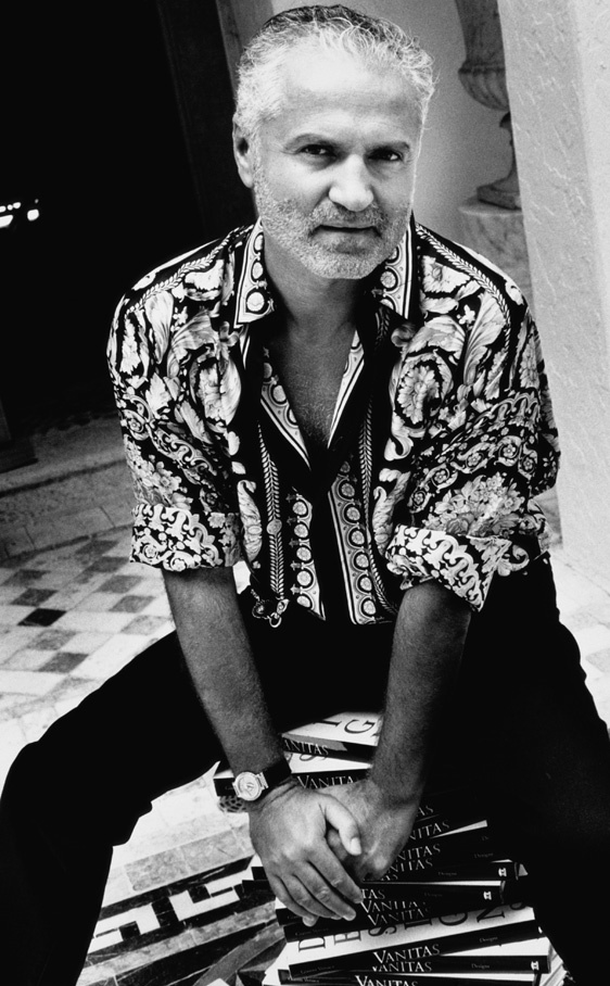 La imagen tiene un atributo ALT vacío; su nombre de archivo es gianni-versace.jpg
