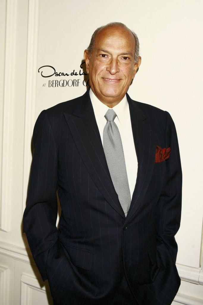 La imagen tiene un atributo ALT vacío; su nombre de archivo es oscardelarenta-56ad5d405f9b58b7d00b142e.jpg